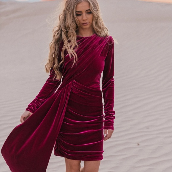 JessaKae Noor Magenta Dresses. Ordered 3 sizes. 2X fits 14/16 & 4X fits 18/20 - Picture 2 of 6